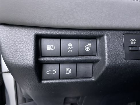 Used 2019 Toyota Avalon Limited image 27