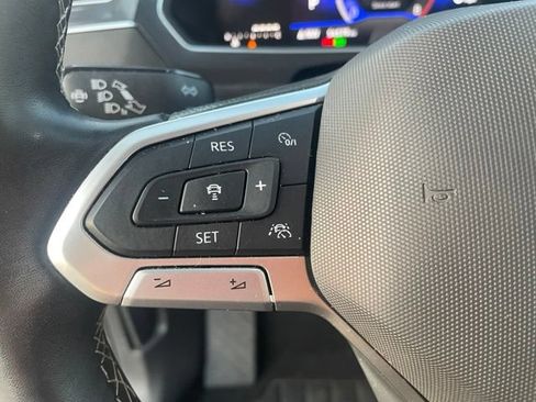 Used 2024 Volkswagen Tiguan SE AWD/4WD image 16