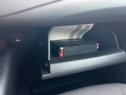 Used 2025 Toyota Corolla LE FWD image 38