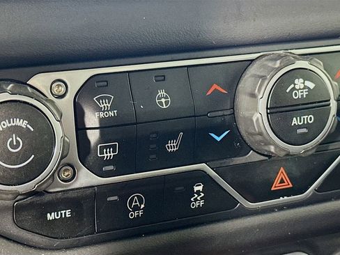 Certified 2025 Jeep Gladiator Rubicon w/ Convenience Group image 30