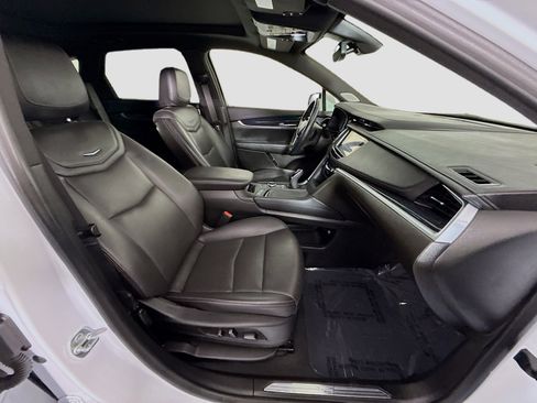 Used 2025 Cadillac XT5 Premium Luxury image 29