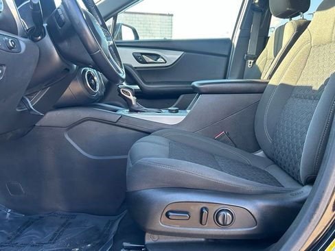 Used 2020 Chevrolet Blazer LT image 2