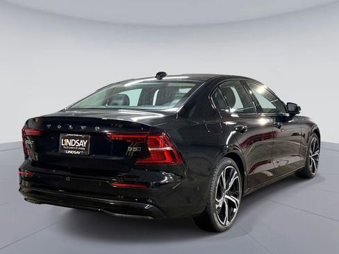 Used 2025 Volvo S60 B5 Plus AWD/4WD image 10