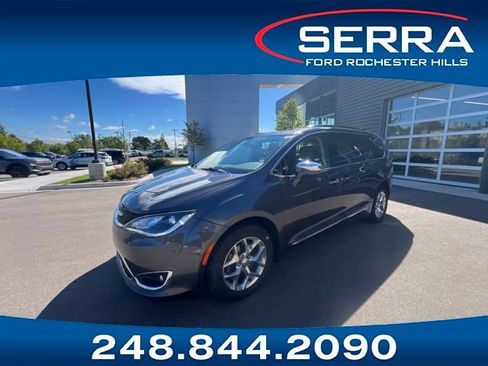 Used 2019 Chrysler Pacifica Limited FWD image 1