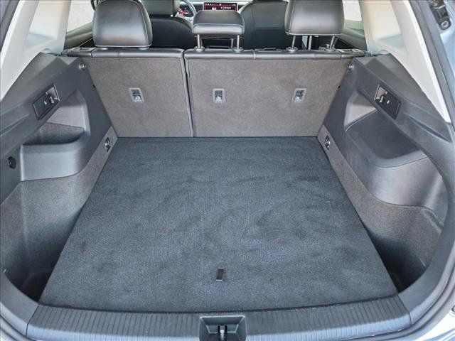 Used 2026 Volkswagen Tiguan SE FWD image 6
