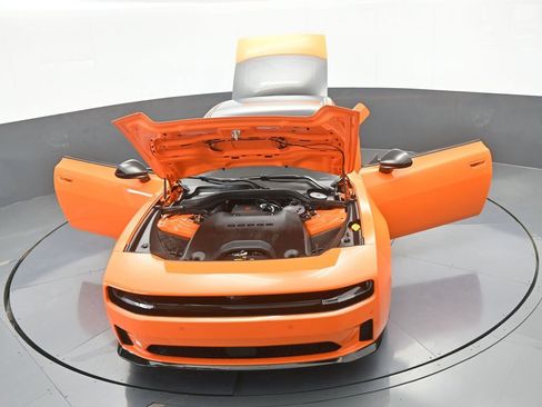 Used 2025 Dodge Charger R/T w/ Sun & Sound Package image 73