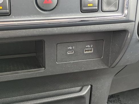 Used 2022 Nissan Titan SV RWD image 28