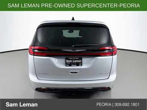 Used 2024 Chrysler Pacifica Limited w/ Trailer Tow Group FWD image 6