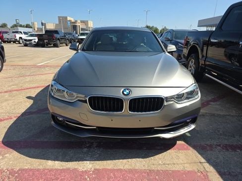Used 2018 BMW 330i xDrive Sedan w/ Premium Package AWD/4WD image 8
