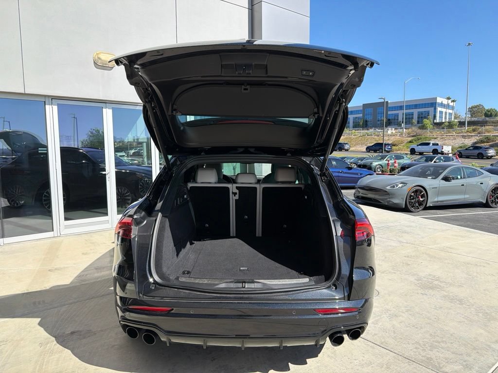 Certified 2023 Maserati Grecale Folgore AWD/4WD image 11