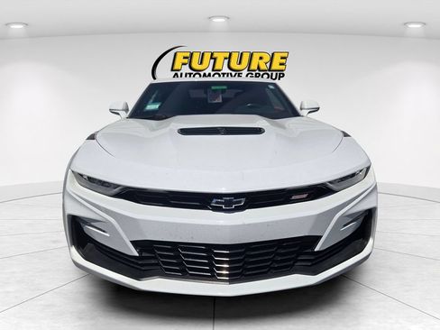 Used 2020 Chevrolet Camaro SS RWD image 2