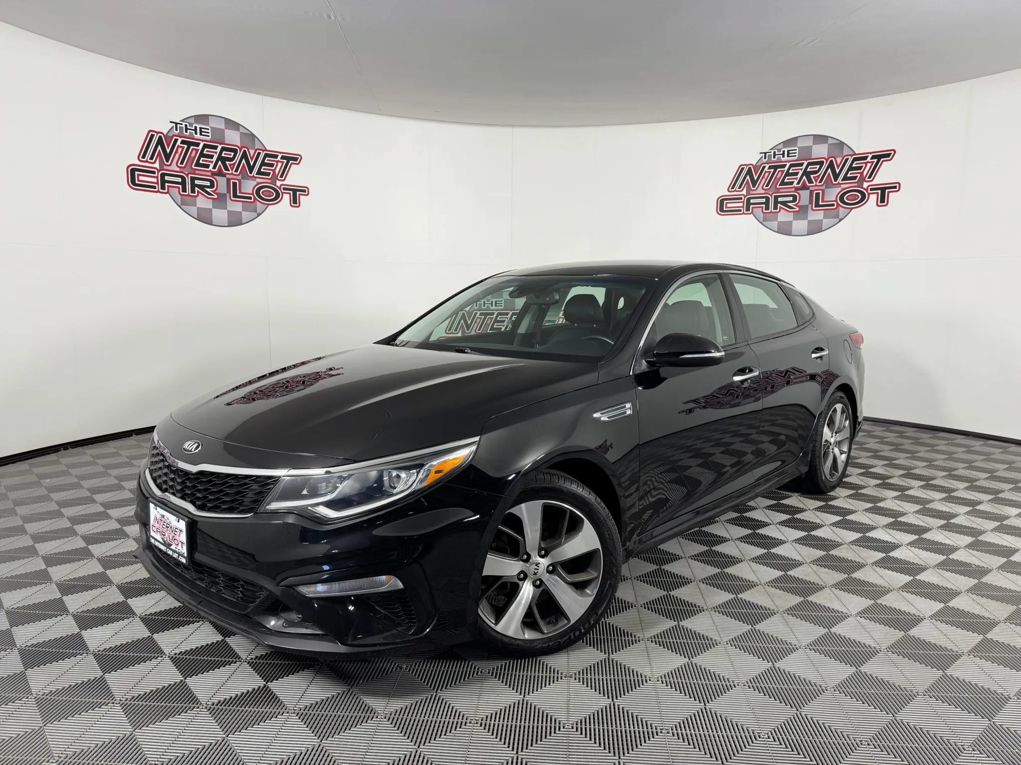 Used 2020 Kia Optima S FWD image 1