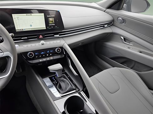 New 2026 Hyundai Elantra Sport image 17