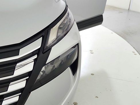 Used 2024 Nissan Rogue S AWD/4WD image 37