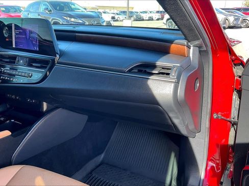 Used 2024 Lexus ES 350 w/ Premium Package image 17