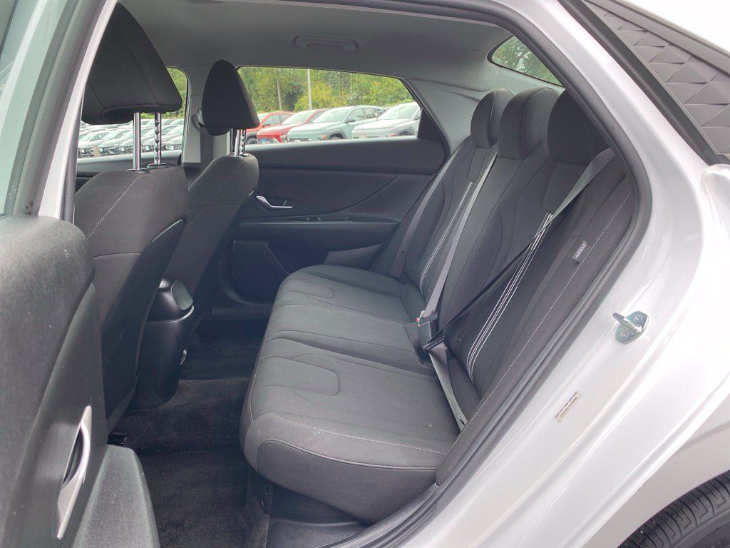 Certified 2026 Hyundai Elantra Hybrid FWD image 14