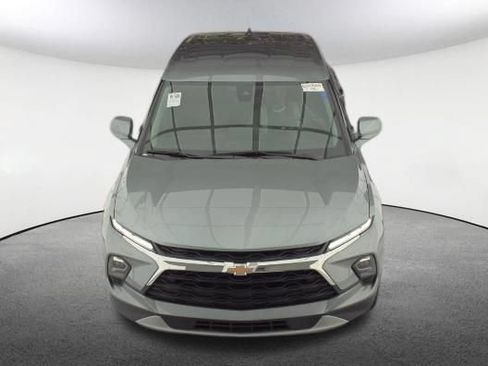 Used 2025 Chevrolet Blazer LT AWD/4WD image 2