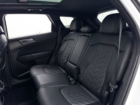 Certified 2025 Kia Sportage X-Pro Prestige AWD/4WD image 33