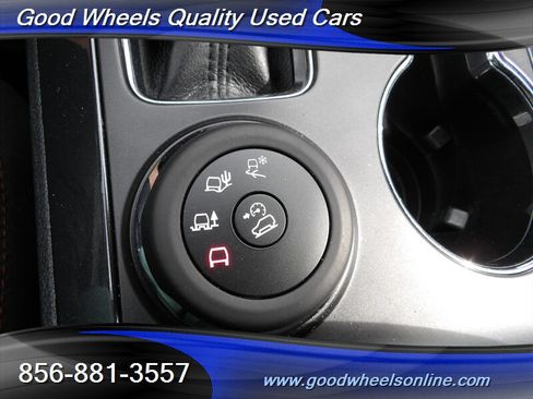 Used 2019 Ford Explorer XLT w/ Equipment Group 202A AWD/4WD image 20
