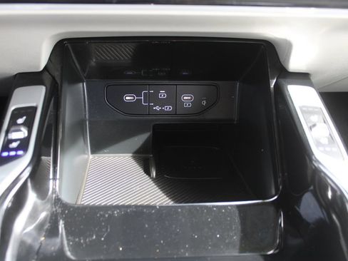 Used 2024 Kia Sorento SX FWD image 41