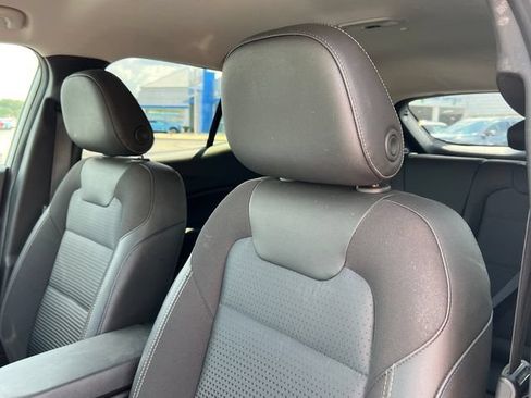 Certified 2026 Chevrolet Trax LT FWD image 3