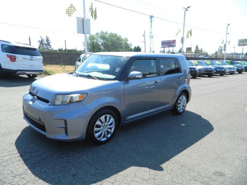 Used 2011 Scion xB Base 4dr Wagon 4A image 4