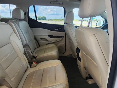 Used 2023 GMC Acadia Denali w/ Denali Technology Package FWD image 21