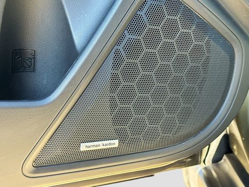 Certified 2025 Subaru Outback Limited image 26