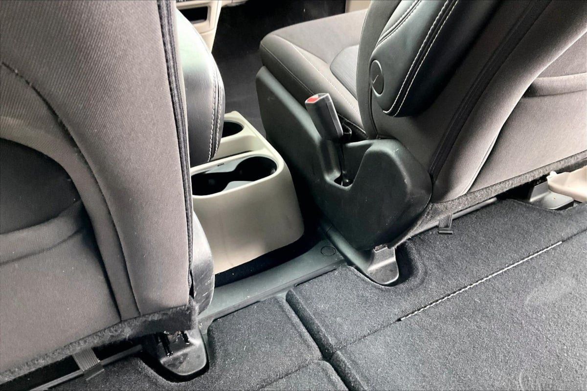 Used 2023 Chrysler Voyager LX FWD image 33