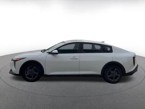 Used 2025 Kia K4 LXS image 9