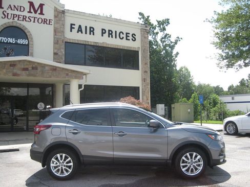Used 2021 Nissan Rogue Sport SV FWD image 8