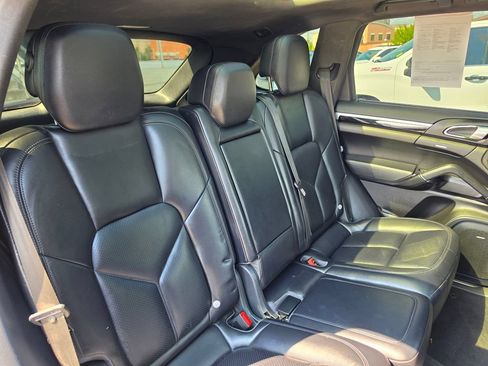 Used 2016 Porsche Cayenne S AWD/4WD image 18