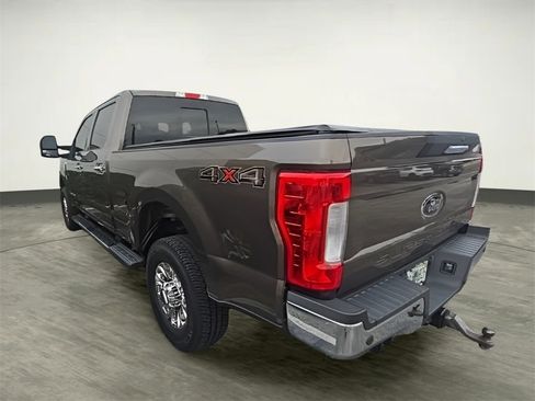 Used 2017 Ford F250 Lariat image 2