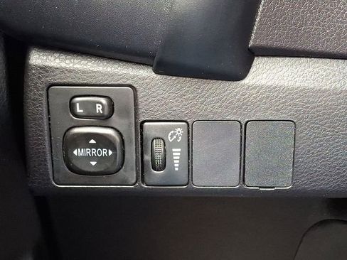 Used 2018 Toyota Corolla SE image 28