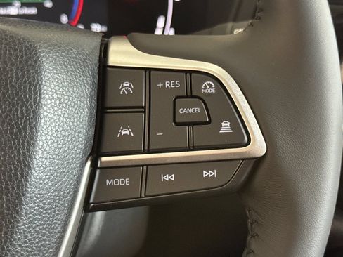 New 2026 Toyota Grand Highlander FWD image 30