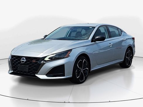 Used 2023 Nissan Altima 2.5 SR w/ SR Premium Package AWD/4WD image 8
