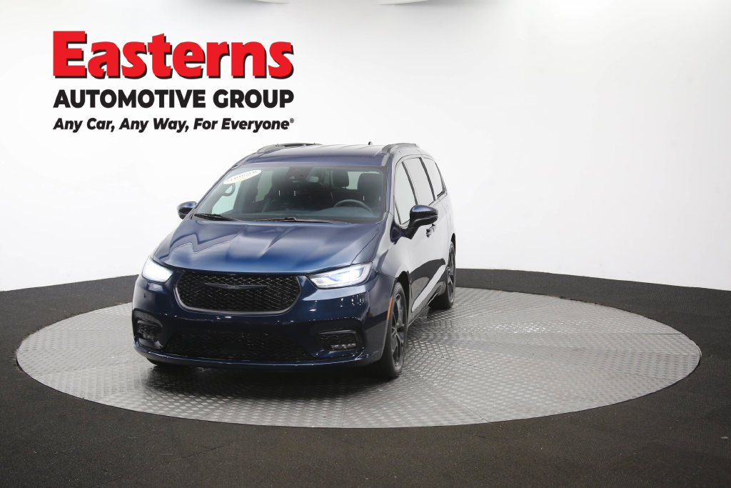 Used 2023 Chrysler Pacifica Touring-L w/ S Appearance Package FWD image 56