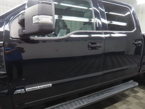 Used 2022 Ford F250 Lariat w/ Black Appearance Pkg AWD/4WD image 45