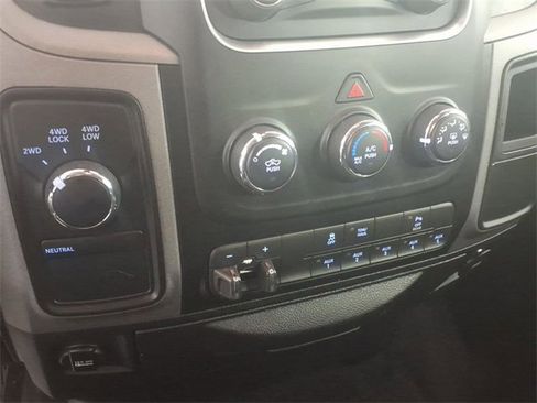 Used 2017 RAM 3500 Tradesman w/ Chrome Appearance Group image 20