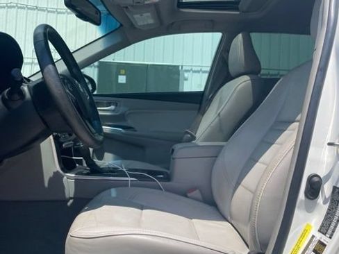 Used 2017 Toyota Camry XLE w/ Moonroof Package FWD image 2