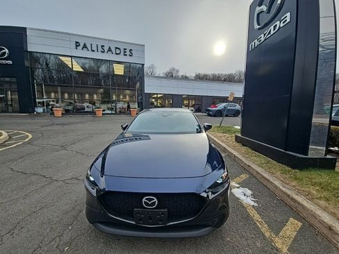 Used 2022 MAZDA MAZDA3 s image 3