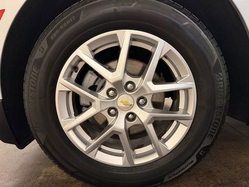 Used 2022 Chevrolet Equinox LS w/ LS Convenience Package image 10