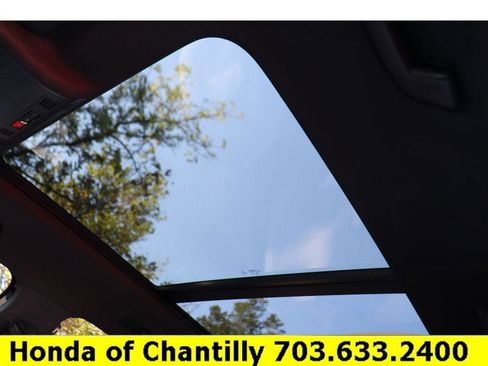 Used 2022 Volkswagen Tiguan SE R-Line image 19