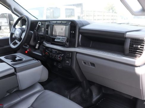 Used 2024 Ford F550 2WD Regular Cab Super Duty image 37