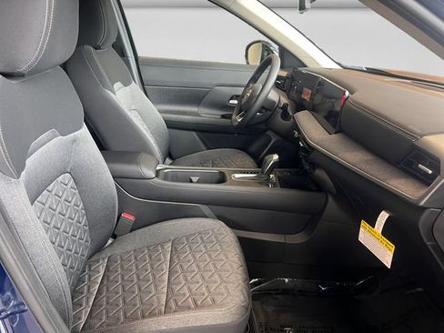 New 2026 Nissan Kicks SV w/ SV Premium Package AWD/4WD image 16