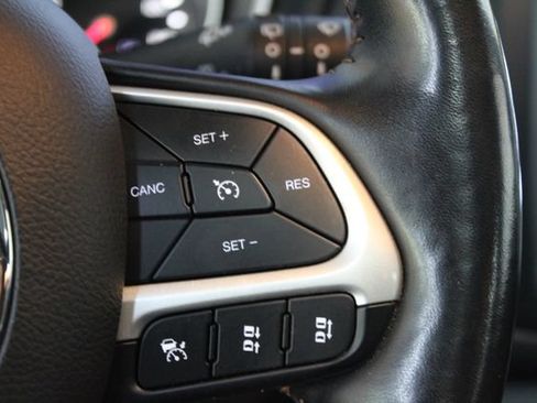 Used 2020 Jeep Compass Latitude AWD/4WD image 17