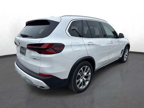 Used 2025 BMW X5 xDrive40i image 3