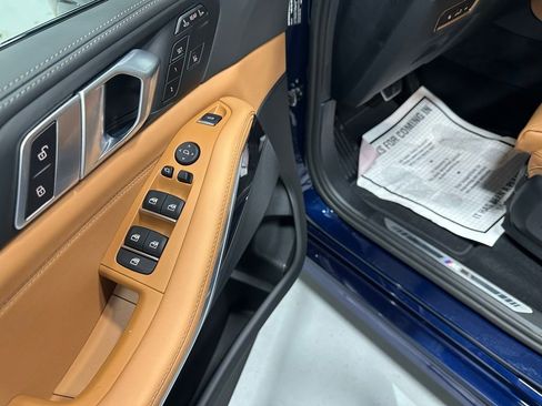 Used 2026 BMW X7 xDrive40i w/ M Sport Package image 9