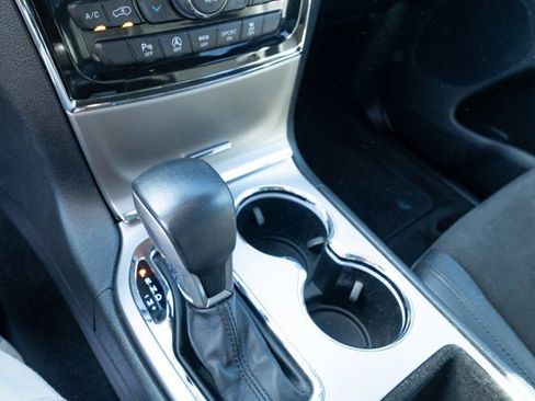 Certified 2021 Jeep Grand Cherokee Laredo X image 19