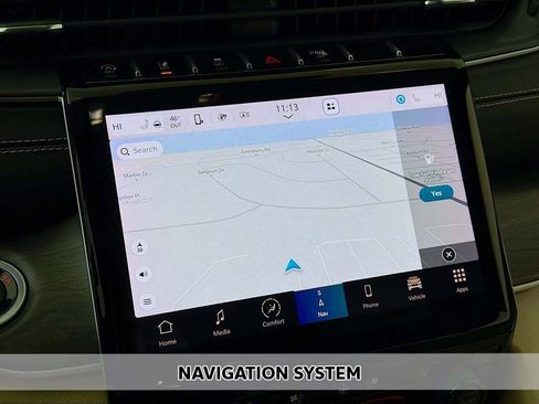 Used 2023 Jeep Grand Cherokee L Limited w/ Luxury Tech Group II image 3